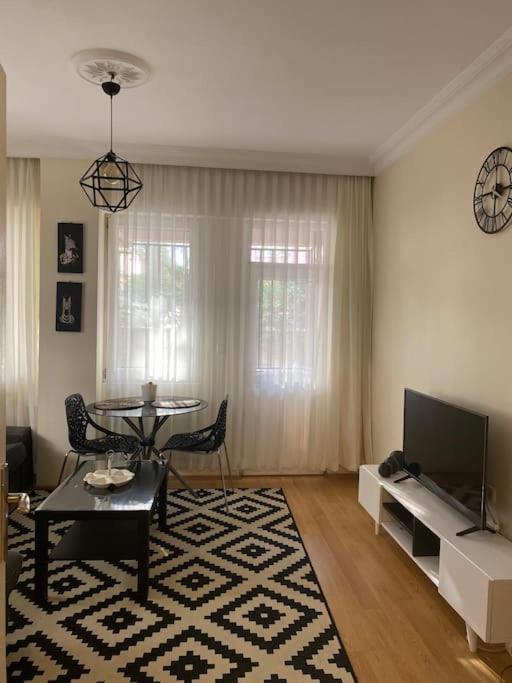Engin Apartment *