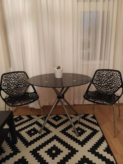 Engin Apartment
